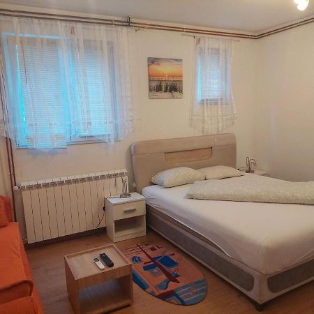 Apartman Anastasija Surcin Екстер'єр фото