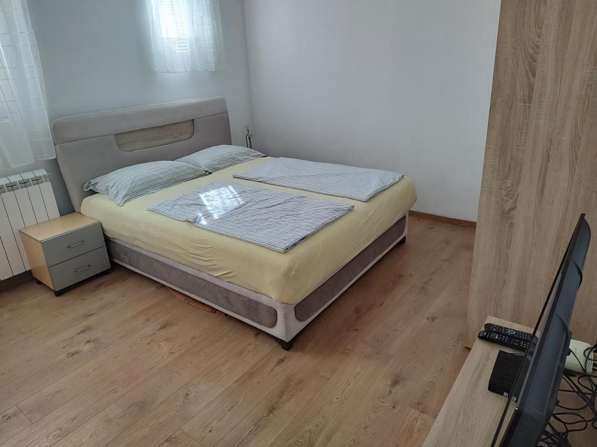 Apartman Anastasija Surcin Екстер'єр фото