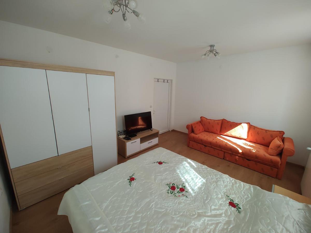 Apartman Anastasija Surcin Екстер'єр фото