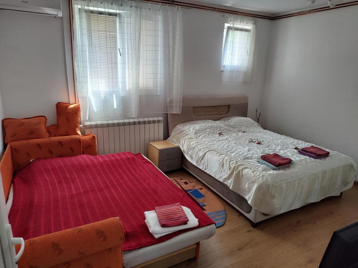 Apartman Anastasija Surcin Екстер'єр фото