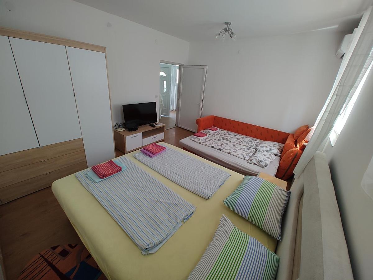 Apartman Anastasija Surcin Екстер'єр фото