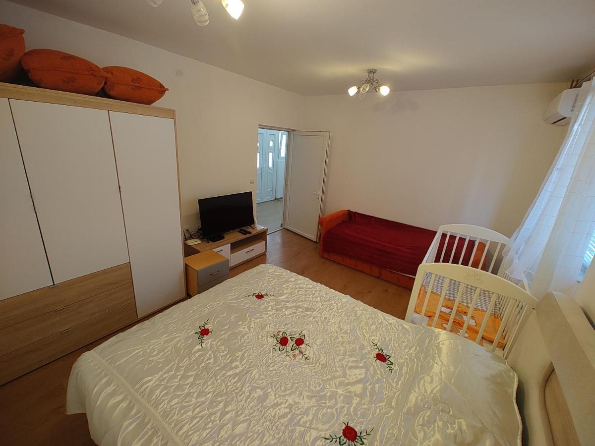 Apartman Anastasija Surcin Екстер'єр фото