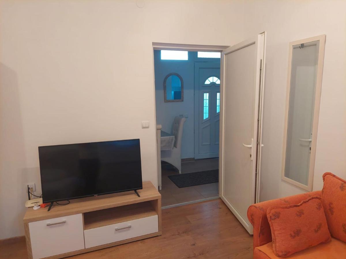 Apartman Anastasija Surcin Екстер'єр фото