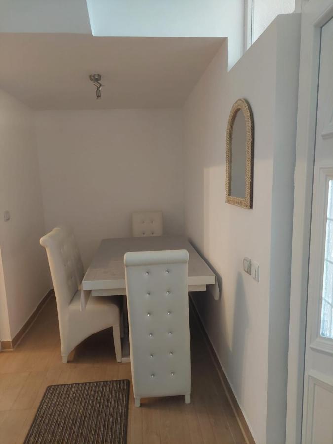 Apartman Anastasija Surcin Екстер'єр фото